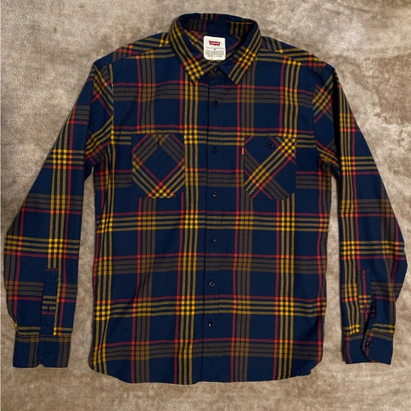 Levi’s Herringbone Weave Plaid Flannel Button-up Size Medium - Picture 1 of 5